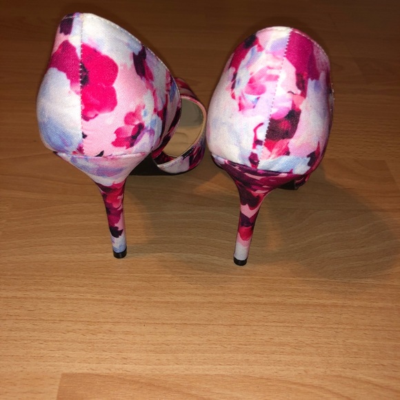 High Heels - Picture 4 of 4